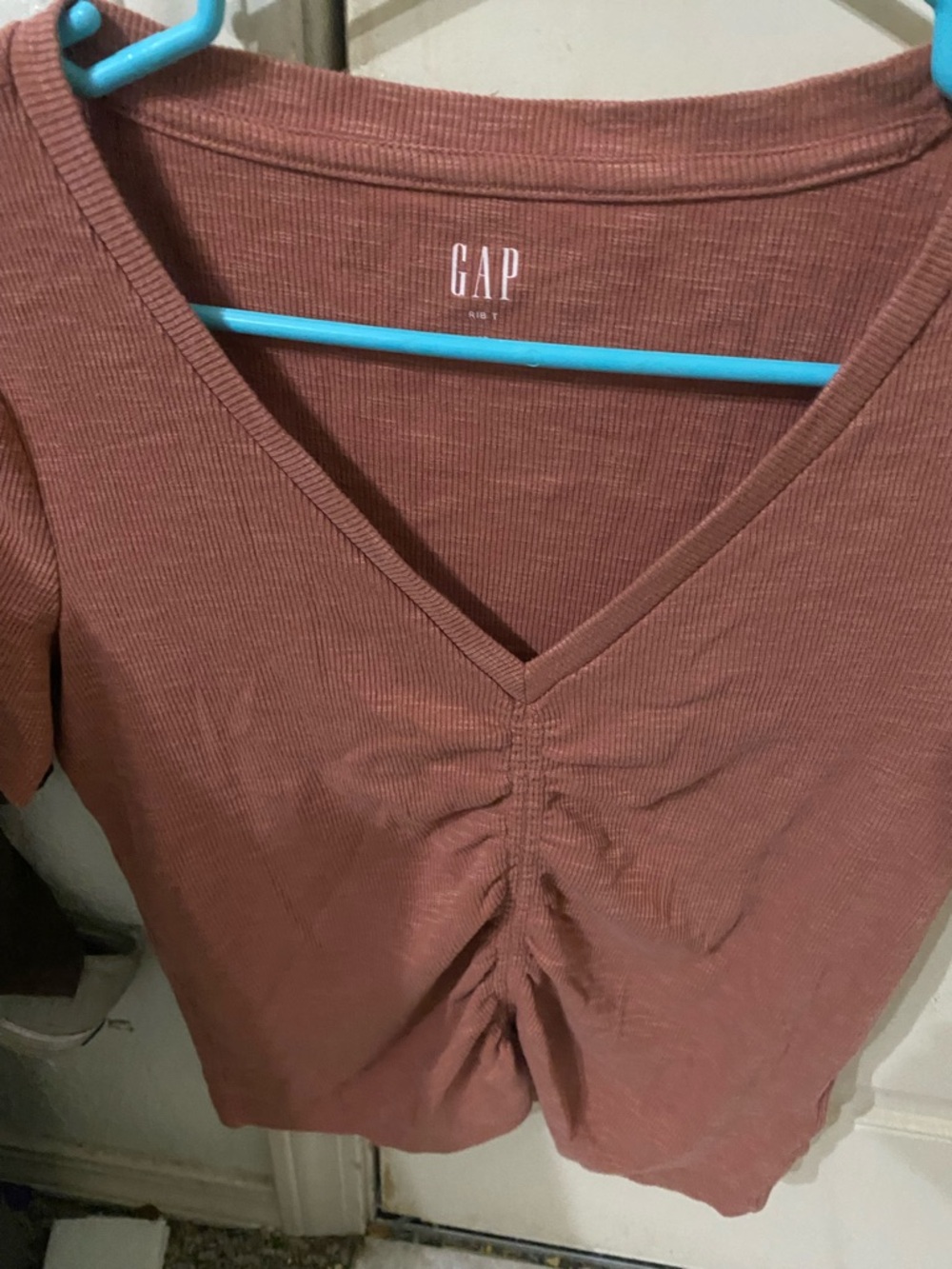 WRib T XS Burgundy Ruched V-Neck Short Sleeve Tee Ribbed